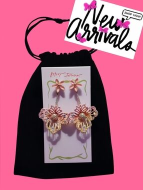 💎🩷🌸*Betsey Johnson* GARDEN GLAM Openwork FLOWER Crystal Drop Earrings💎🌸🩷